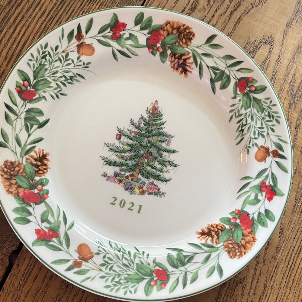 Spode Festive Green and Red Dinner Plate 2021 8 inch